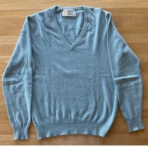 Cashmere by Pringle cashmere blue v-neck sweater